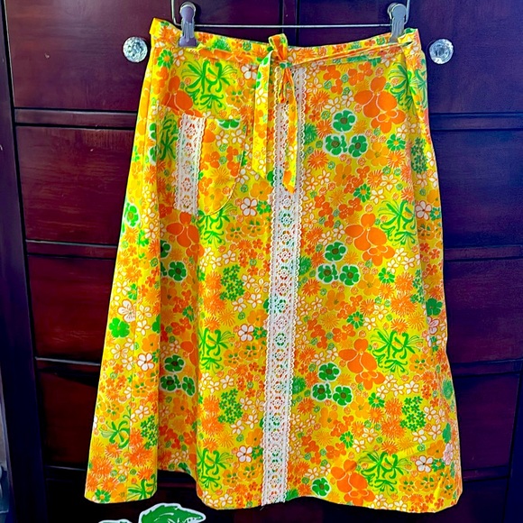 Lilly Pulitzer Vintage “The Lilly” Floral Print Wrap Skirt with Patch Pocket - Picture 1 of 13